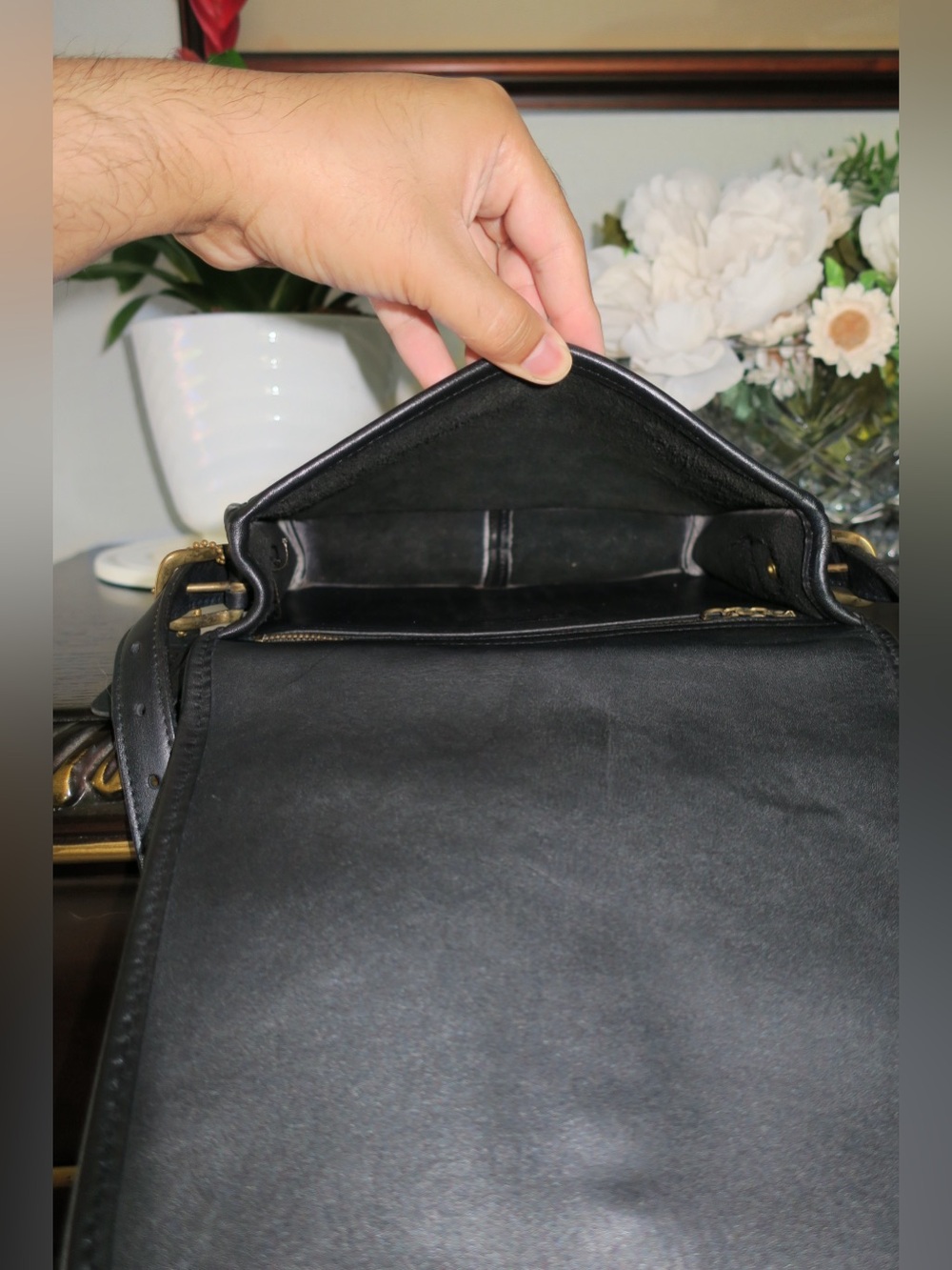 Vintage NYC Coach Black Saddle Pouch - Picture 7 of 10